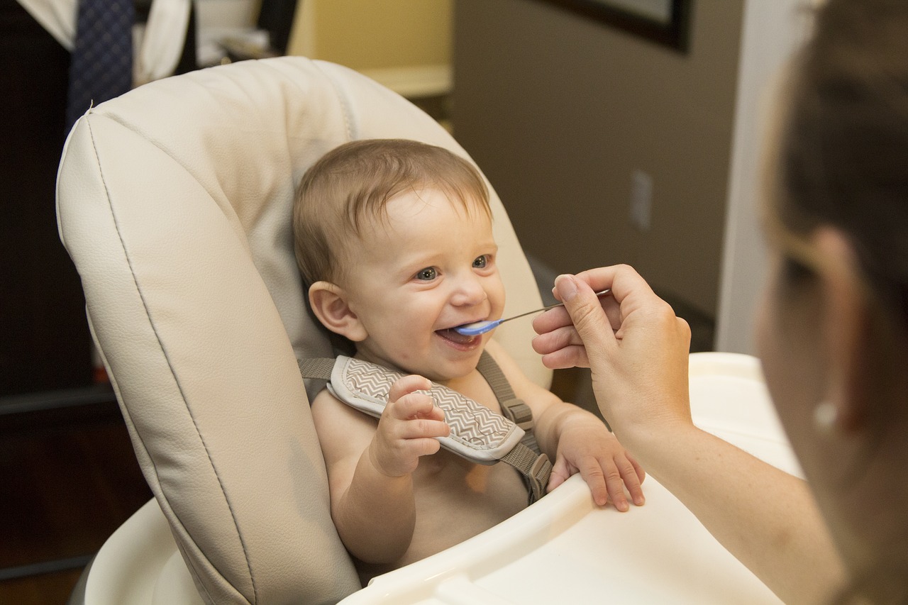 How to introduce allergenic foods to your baby safely?